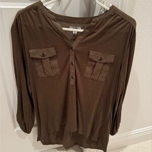 Olive small ecote urban outfitters top in great condition